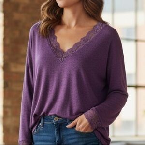 💜 Suzanne Betro Lavender Lace-Trim Top – Medium 💜